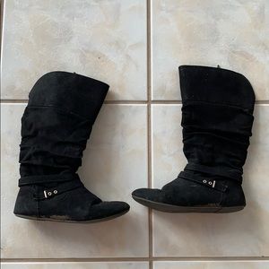BLACK BOOTS THAT ARE PERFECT FOR WINTER